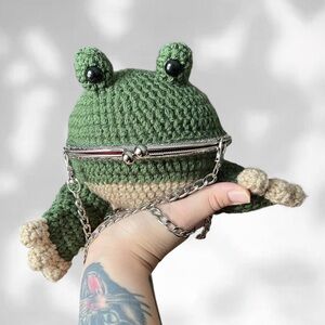 Handmade Forest Green Crochet Frog Purse